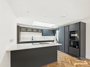 Kitchen- click for photo gallery